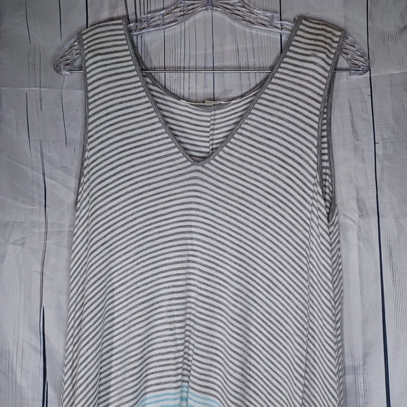 Max Studio Striped Sleeveless Top - Gray and Blue - Picture 3 of 11